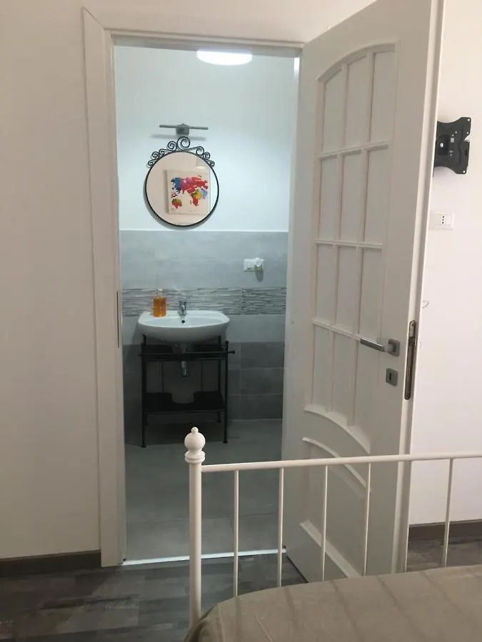 Homestay Vinile Apartment Cagliari