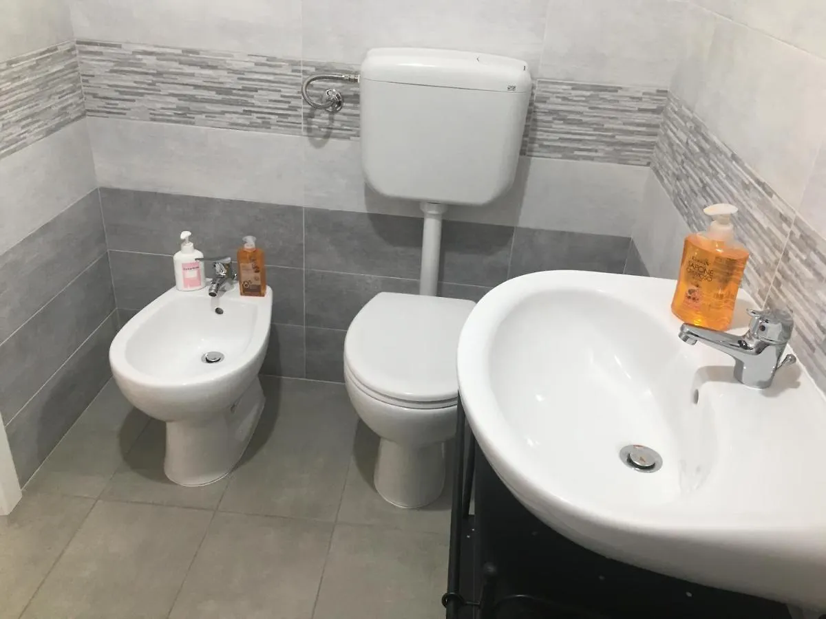 Homestay Vinile Apartment Cagliari