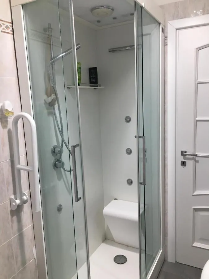 Homestay Vinile Apartment Cagliari Italy